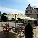 Schloss فندق Wallhausen (Saxony-Anhalt)