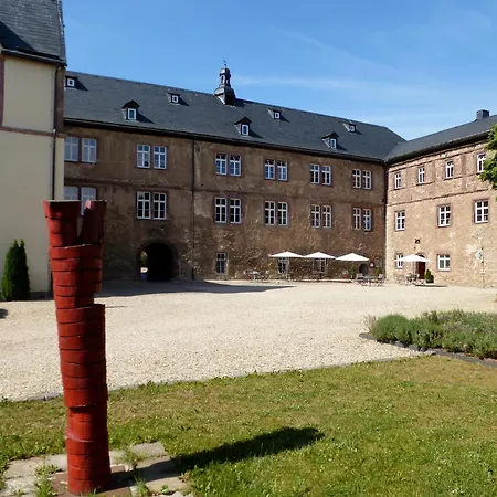 Schloss 3*