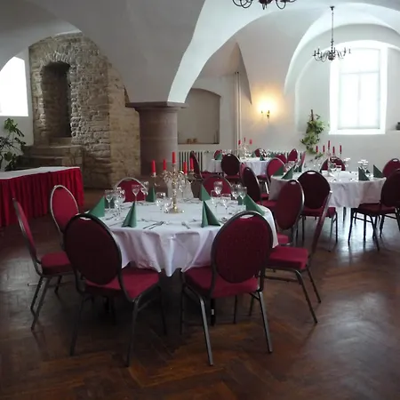 Schloss Wallhausen (Saxony-Anhalt)