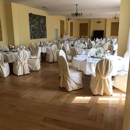 Hotel Schloss 3*