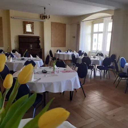 Отель Schloss Wallhausen (Saxony-Anhalt)