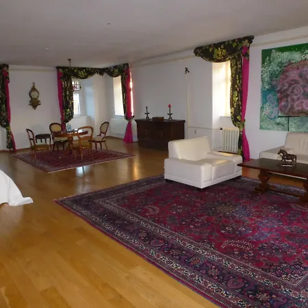 Schloss 3*