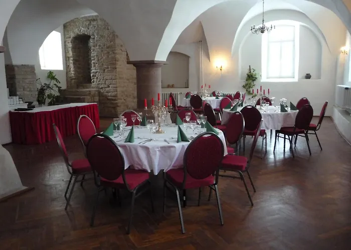 Schloss Wallhausen (Saxony-Anhalt)