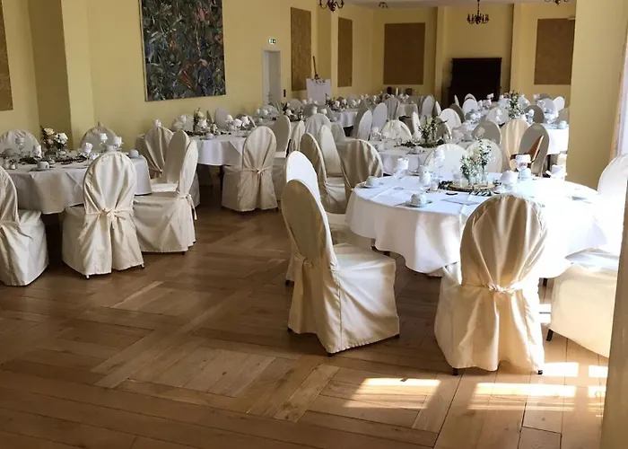 Отель Schloss 3*