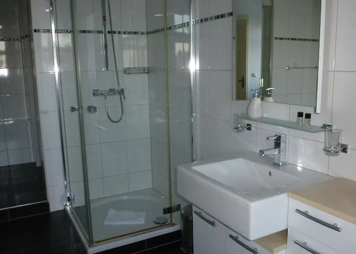 Schloss Wallhausen (Saxony-Anhalt)