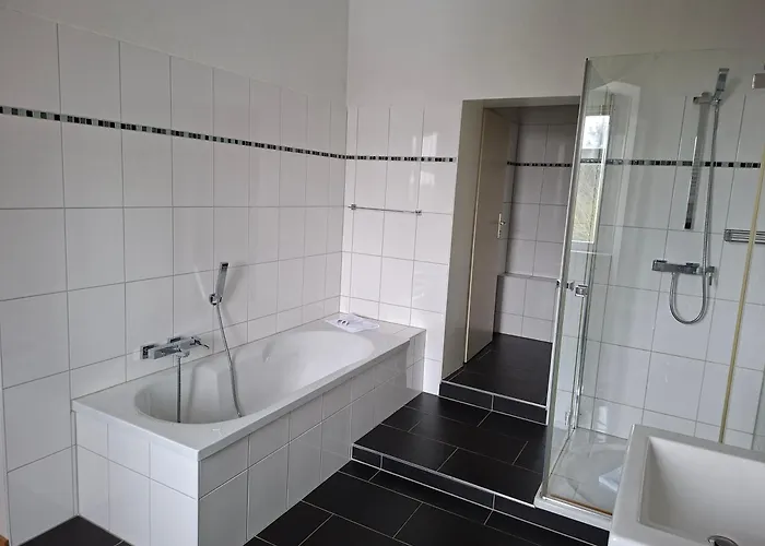 Schloss Wallhausen (Saxony-Anhalt)