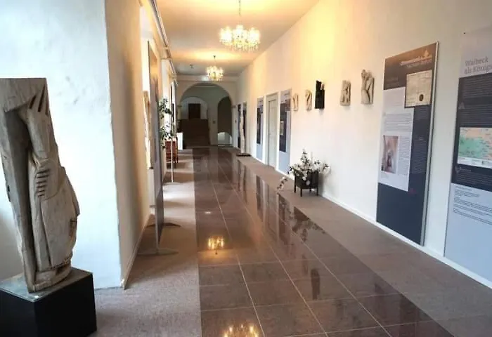 Schloss 3* Wallhausen (Saxony-Anhalt)