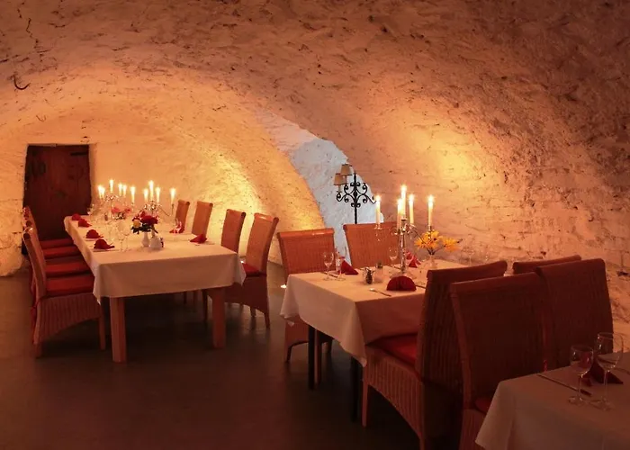 Schloss Wallhausen (Saxony-Anhalt)